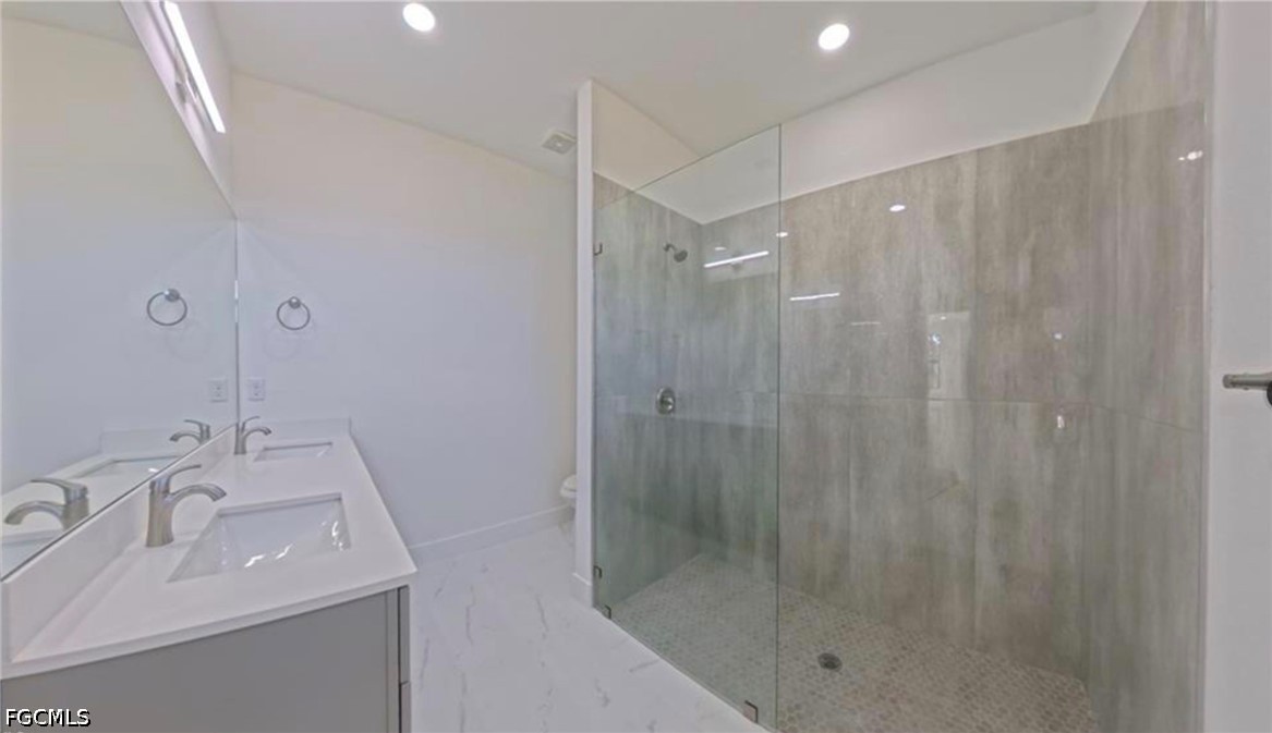 3306 74th St W Property Photo 12