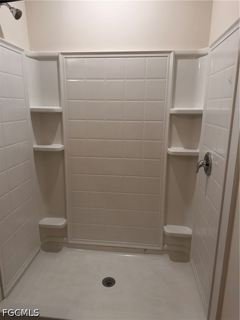 10801 Crossback Ln Property Photo 15