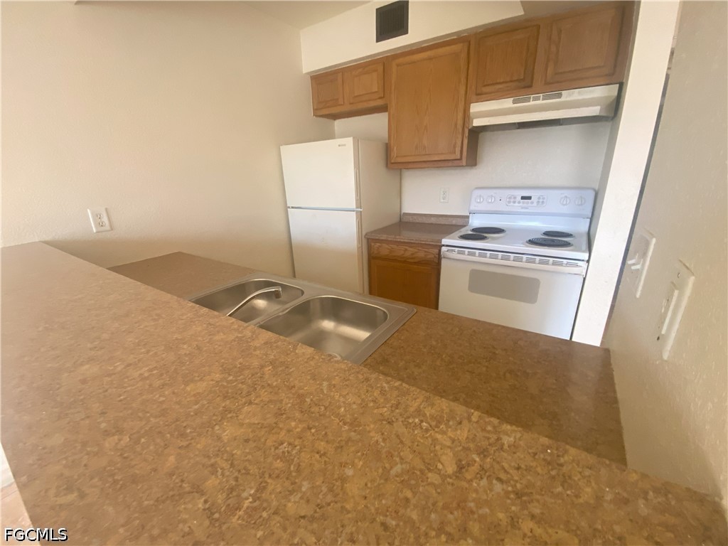 2229 Central Ave Property Photo 3