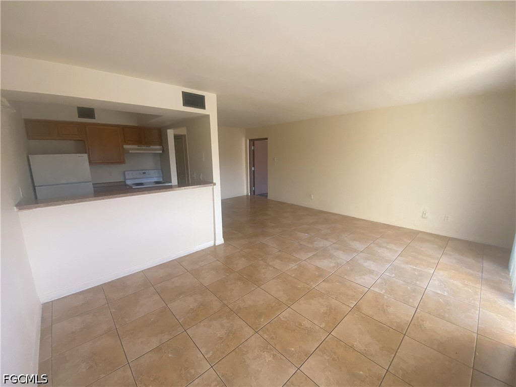 2229 Central Ave Property Photo 4