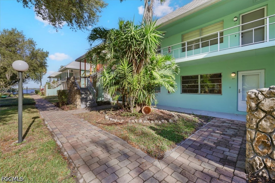 3225 E Riverside Dr 63f Property Photo 2
