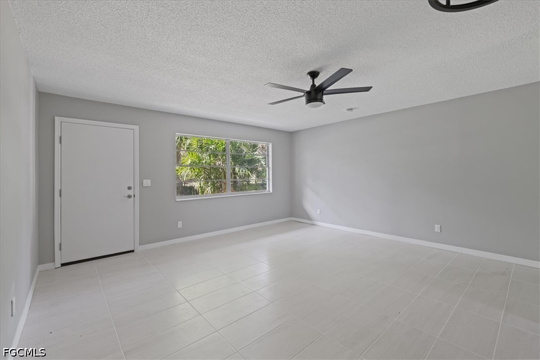 3225 E Riverside Dr 63f Property Photo 4