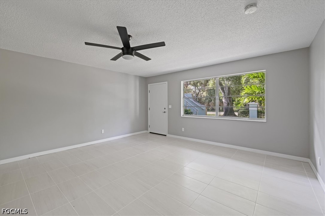 3225 E Riverside Dr 63f Property Photo 5