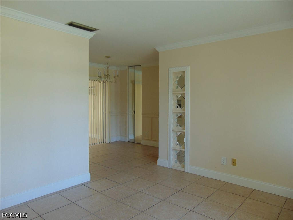 117 Stetson St Property Photo 6