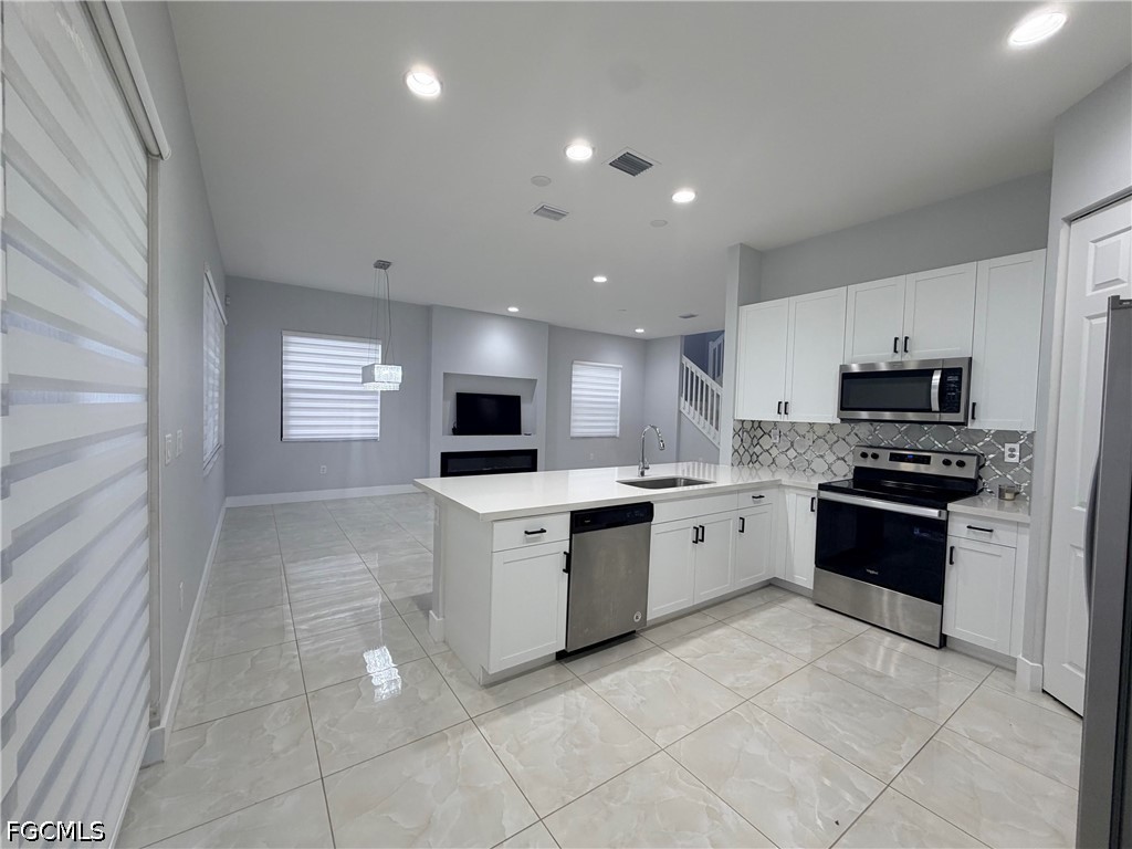 9045 Madrid Cir Property Photo 3