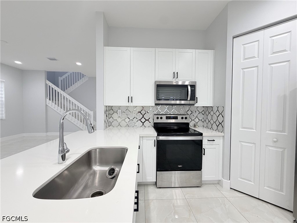 9045 Madrid Cir Property Photo 5