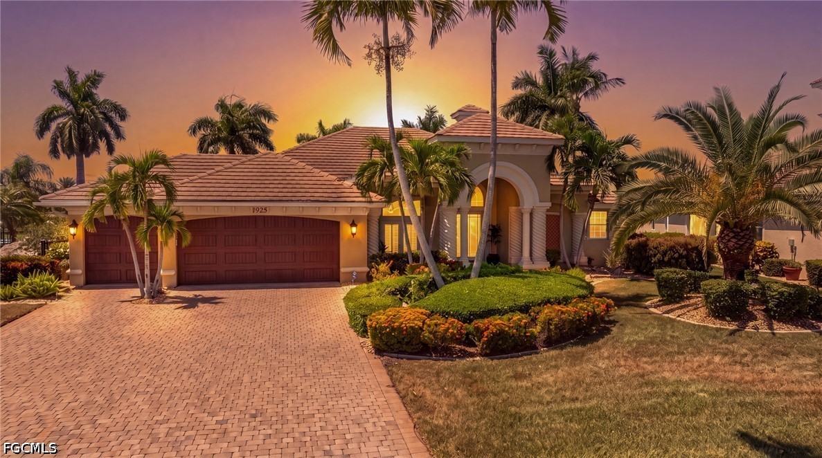 1925 Harbour Cir Property Photo 1