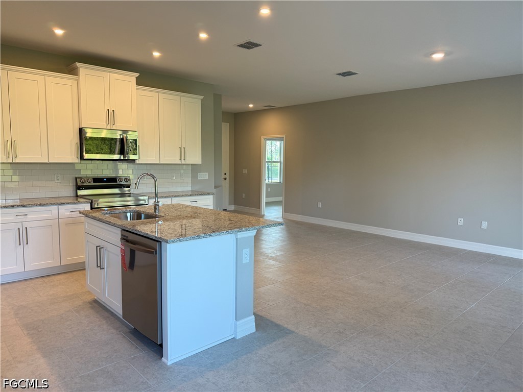 1030 Greenfield St Property Photo 10