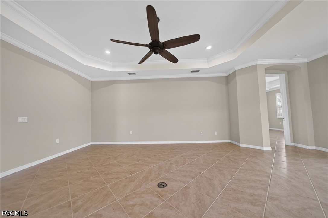 8051 Venetian Pointe Dr Property Photo 11