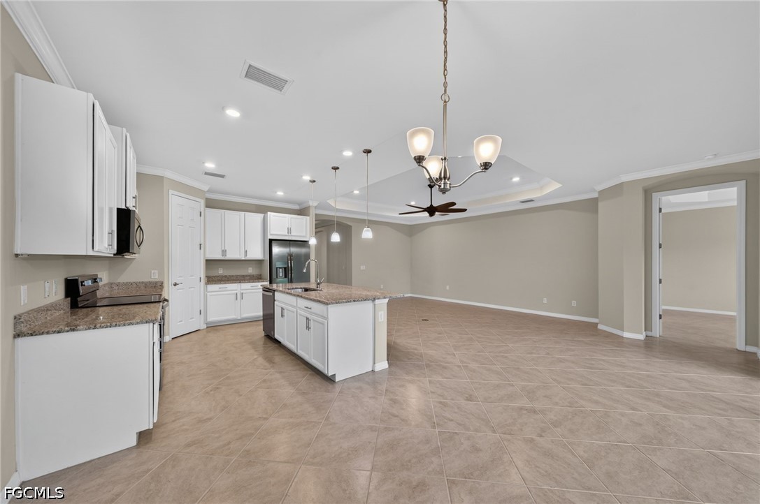8051 Venetian Pointe Dr Property Photo 12