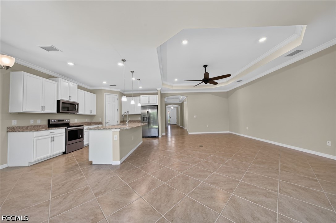 8051 Venetian Pointe Dr Property Photo 13