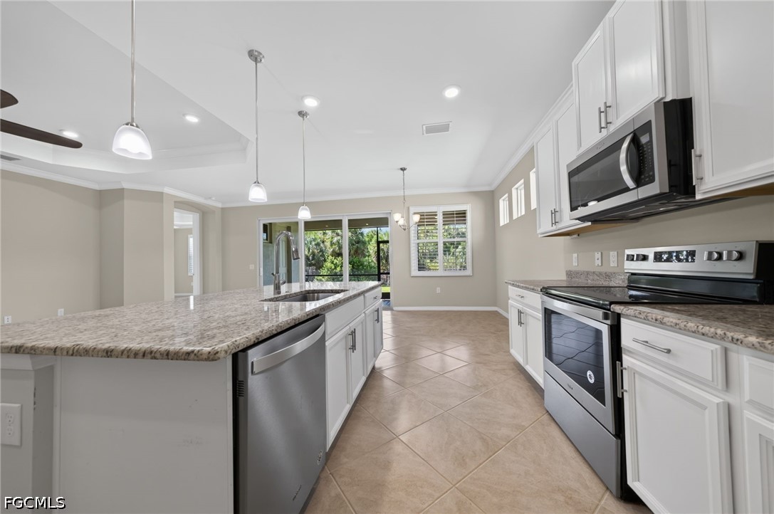 8051 Venetian Pointe Dr Property Photo 14