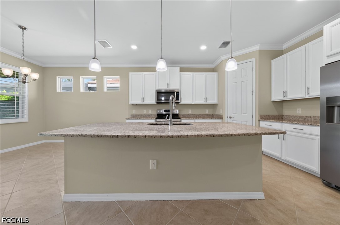 8051 Venetian Pointe Dr Property Photo 15
