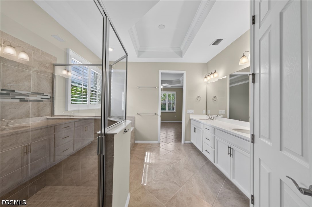 8051 Venetian Pointe Dr Property Photo 21