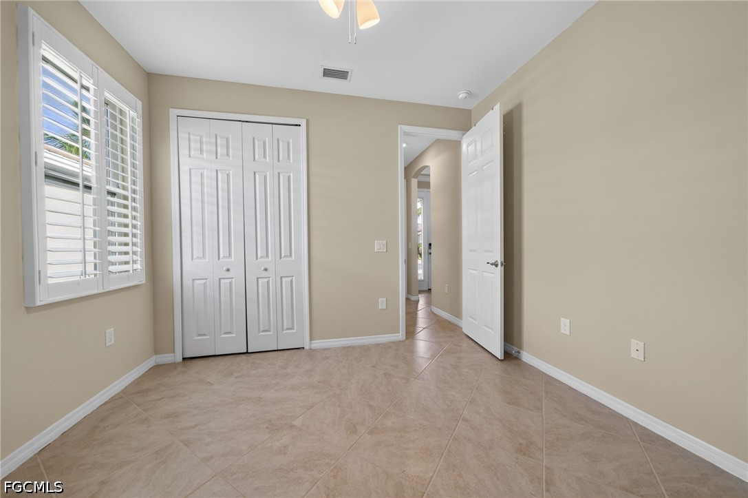 8051 Venetian Pointe Dr Property Photo 28