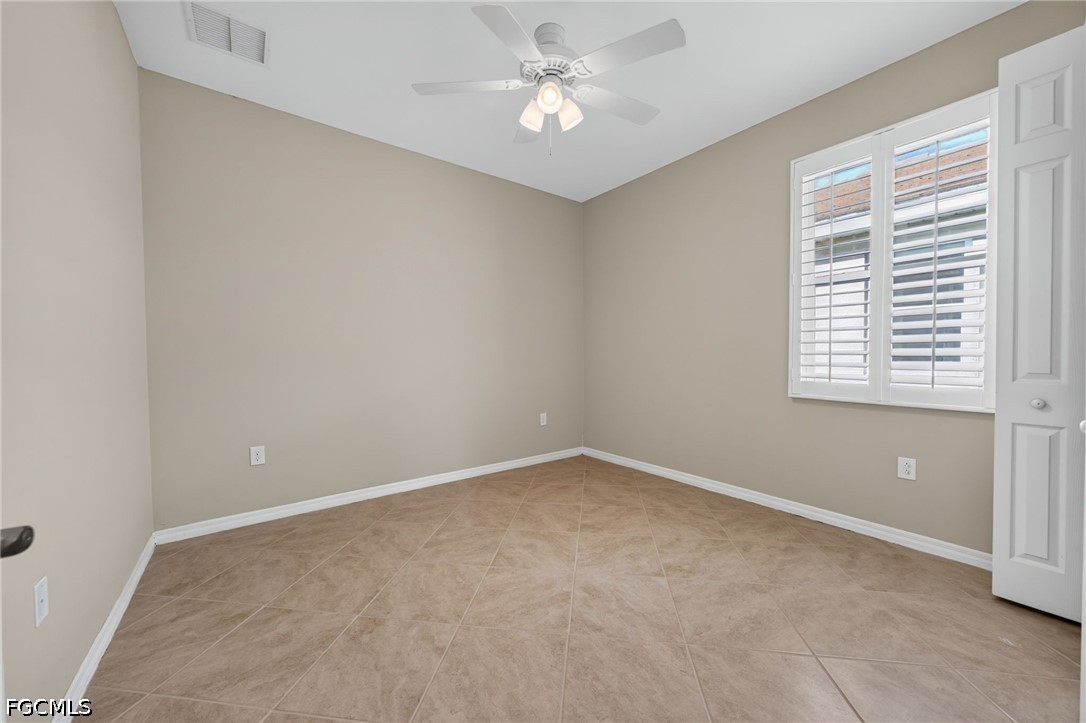 8051 Venetian Pointe Dr Property Photo 29