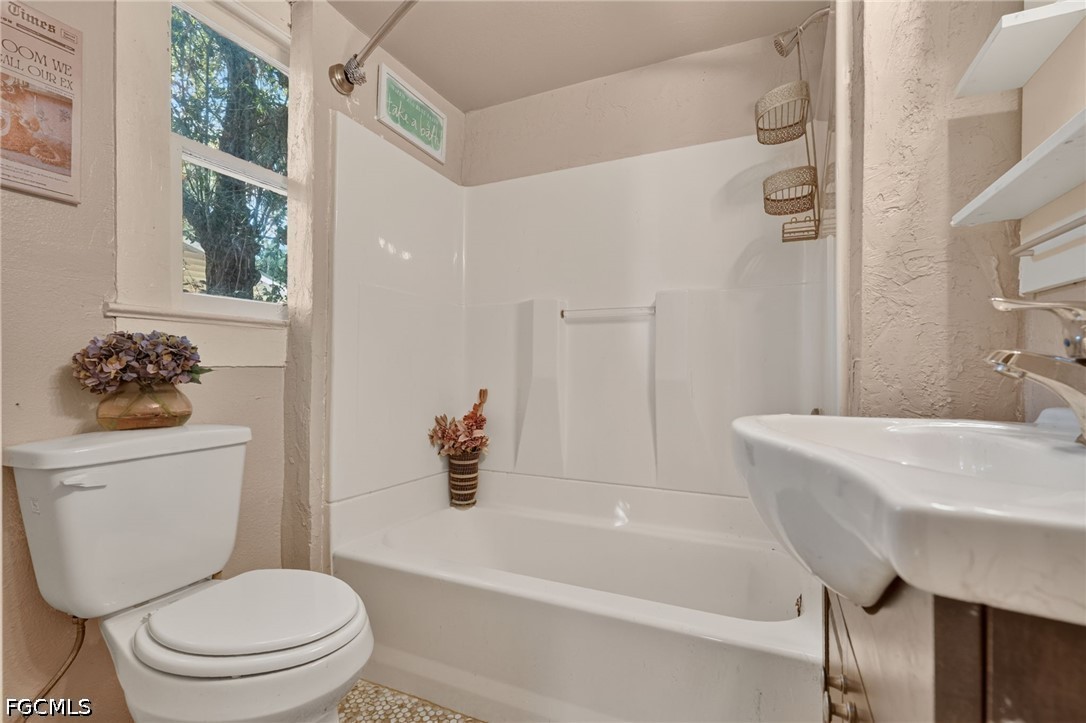 1608/1610 Avalon Pl Property Photo 15