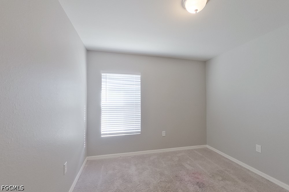 18328 Gibraltar Ln Property Photo 8