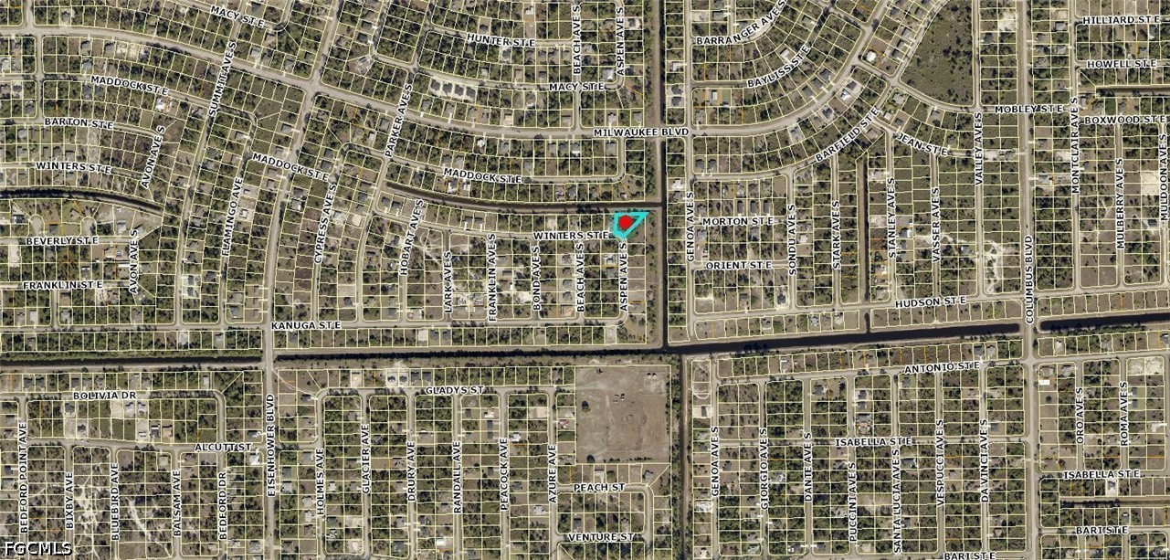 1053 Winters St E Property Photo 2