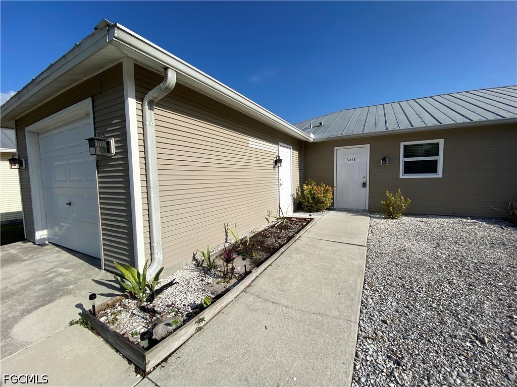 5478 Thomas St Property Photo 2