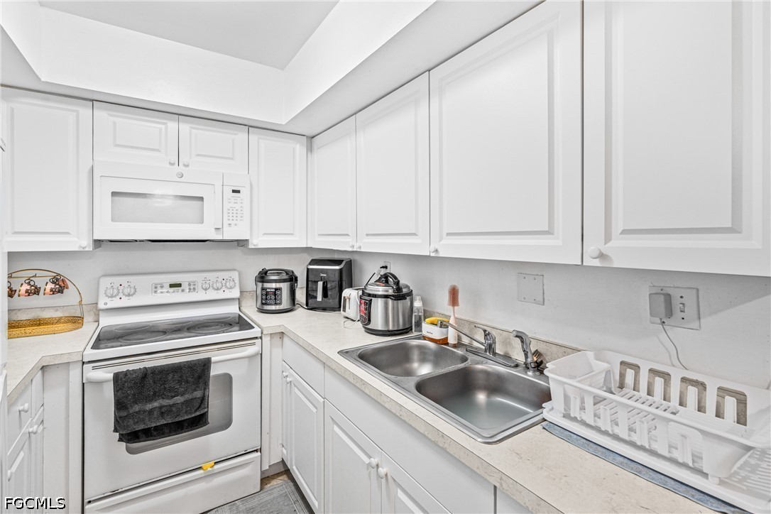 1099 Vineyard Pl Property Photo 16