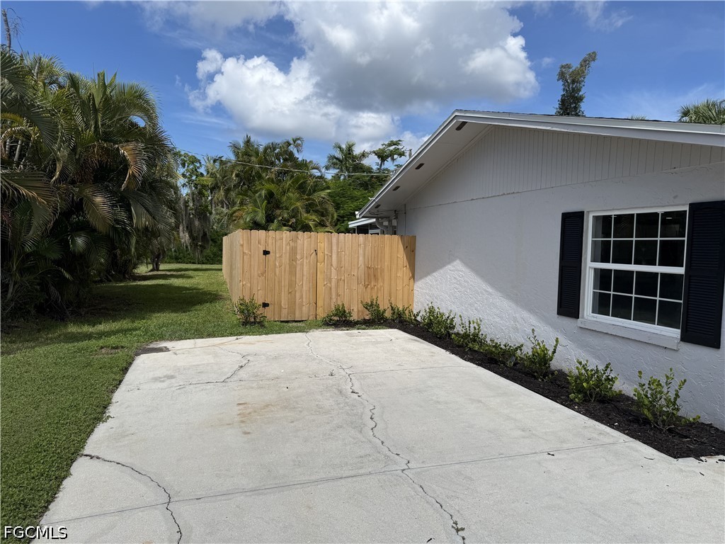 16600 Arbor Ridge Dr Property Photo 3