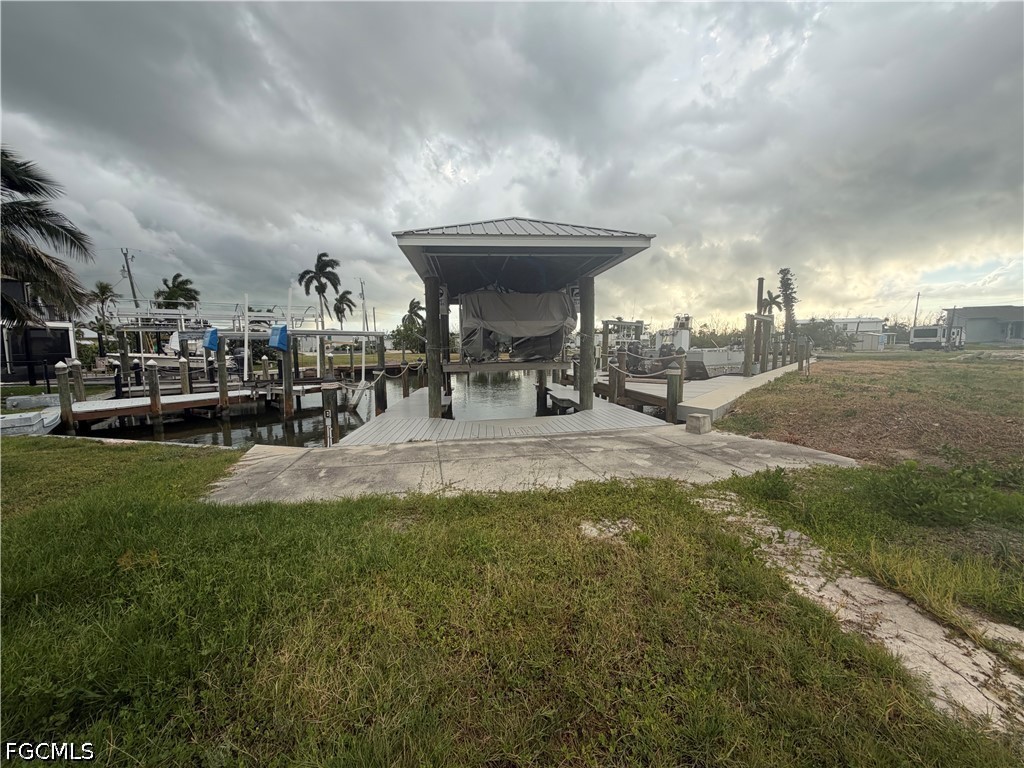3881 Areca Dr Property Photo 8