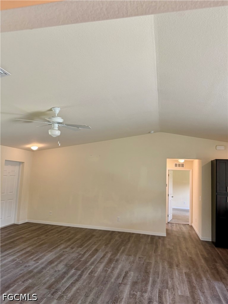 8007 Royal Ct Property Photo 11