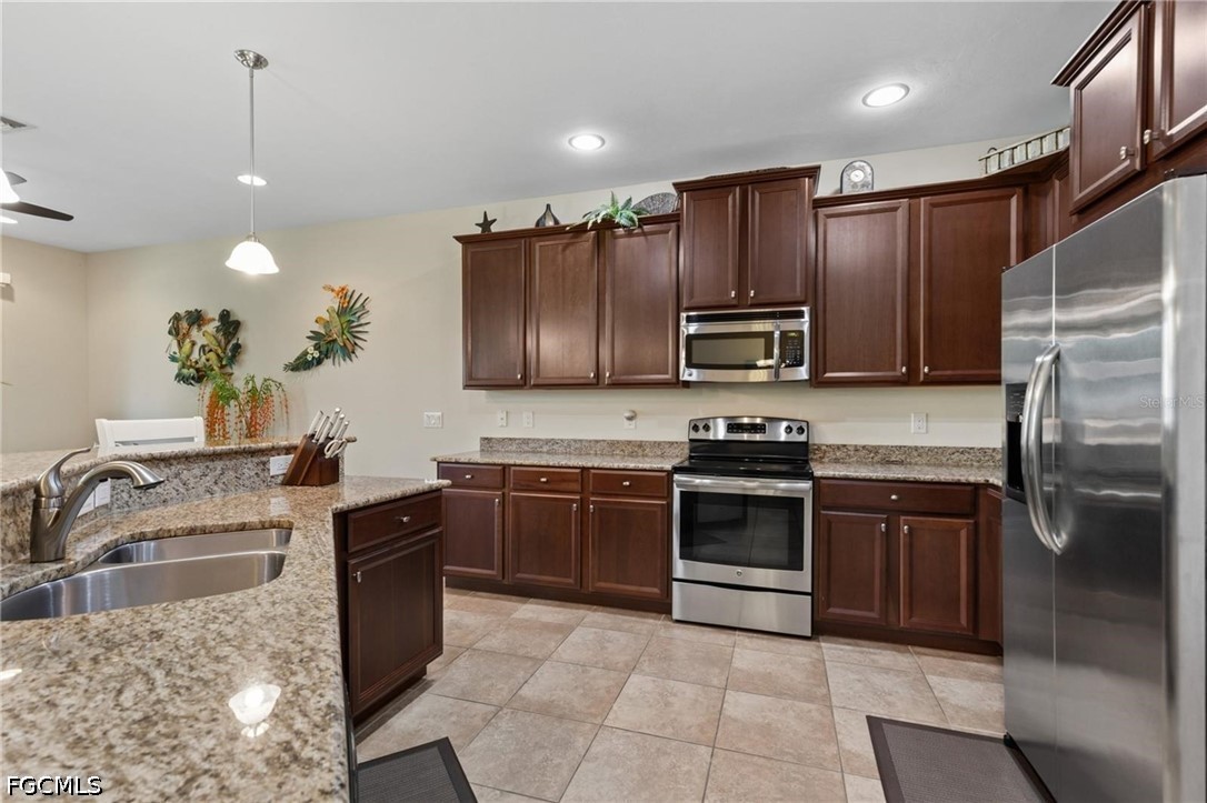 12841 Seaside Key Ct Property Photo 4