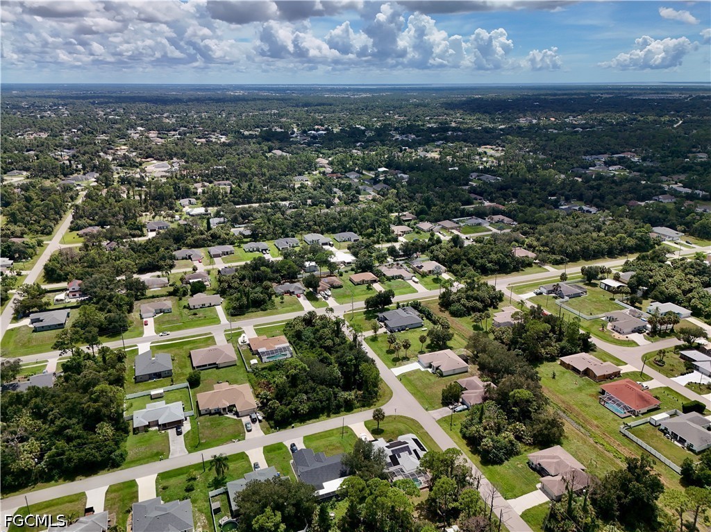 Monday Ter Property Photo 5