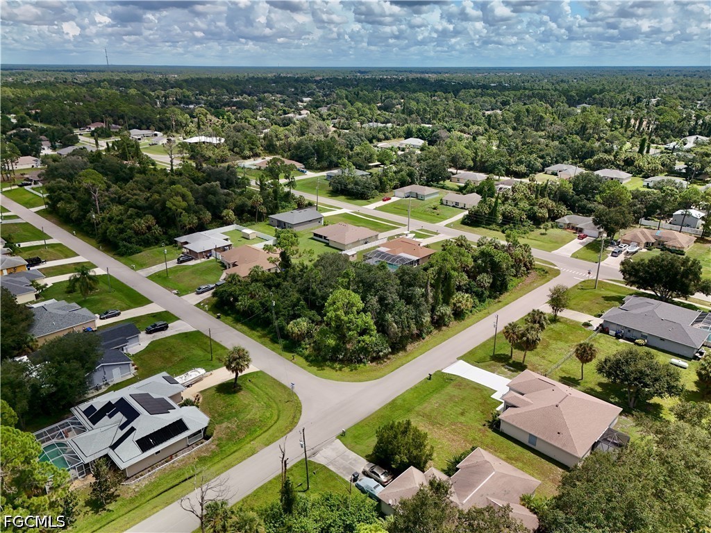 Monday Ter Property Photo 24