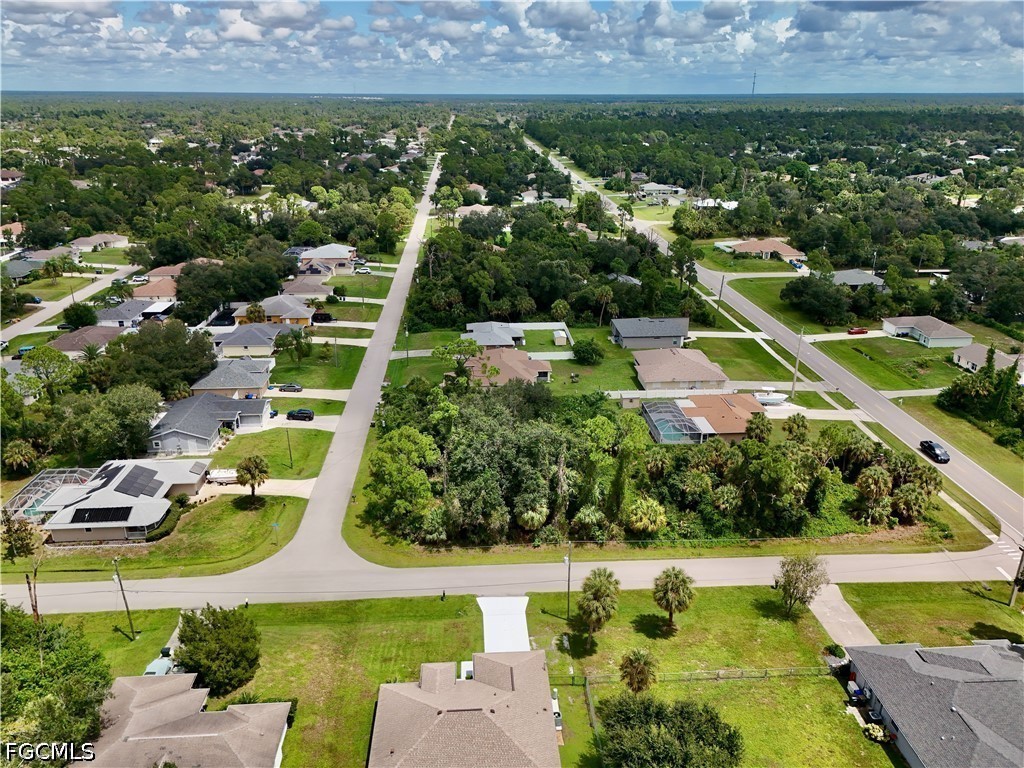 Monday Ter Property Photo 41