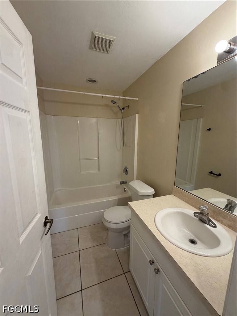 409 Candlewick Cir E Property Photo 8