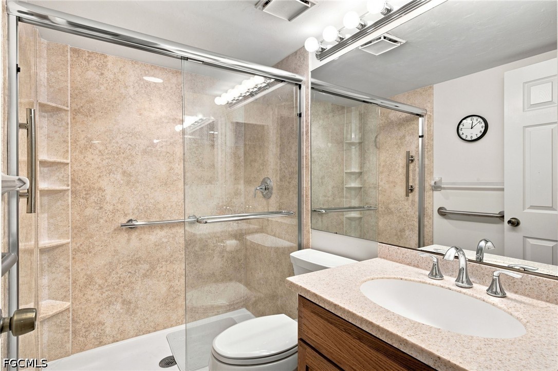 5585 Trailwinds Dr 324 Property Photo 14