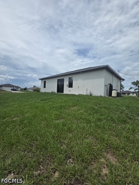 432 Raymer St Property Photo 18