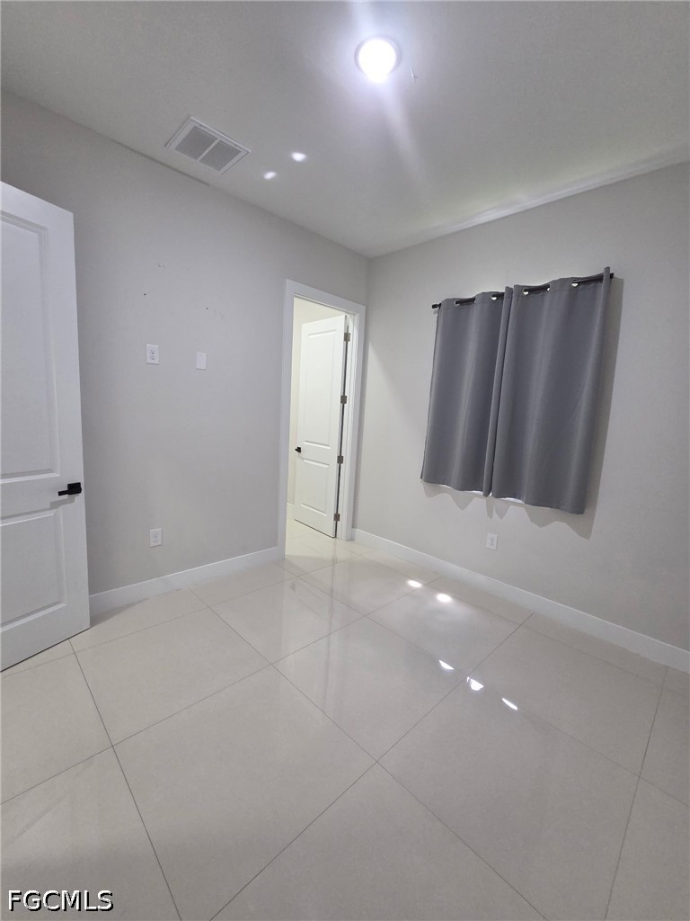 432 Raymer St Property Photo 26