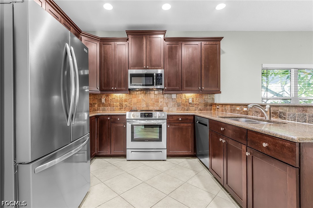 2229 Cape Heather Cir Property Photo 11