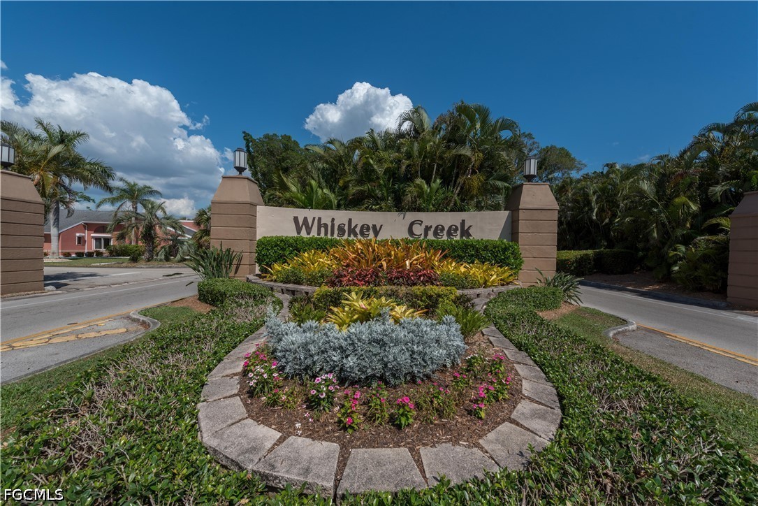 5586 Pendlewood Ln Property Photo 1