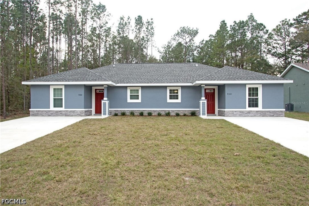 9342/9344 N Peachtree Way Property Photo 1