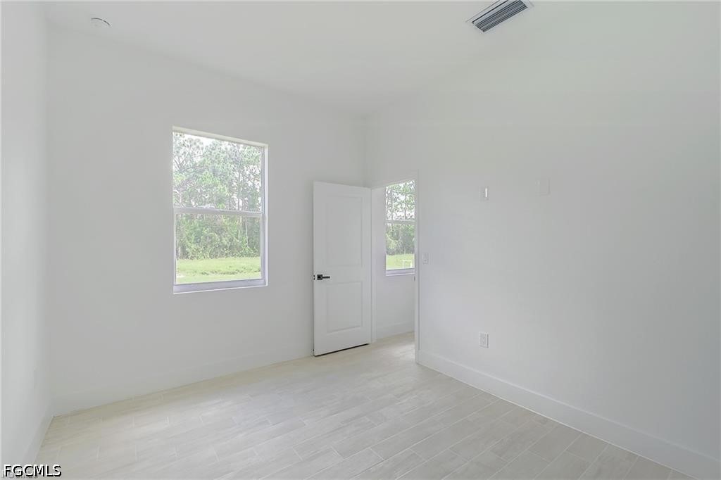 940 Lakeside Dr Property Photo 13