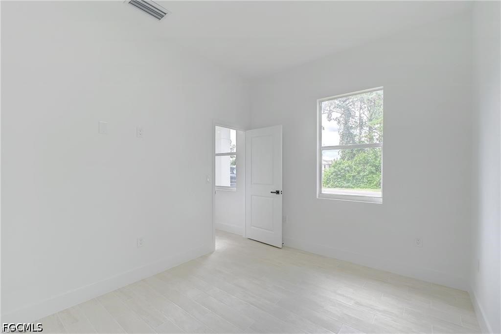 940 Lakeside Dr Property Photo 15