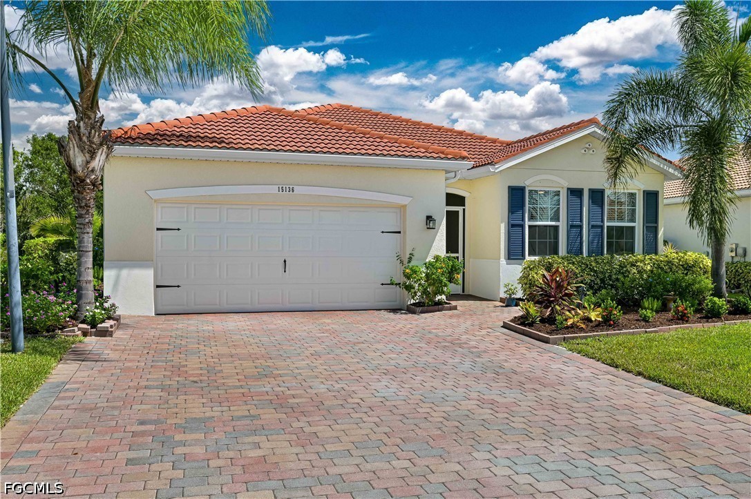 15136 Yellow Wood Dr Property Photo 1
