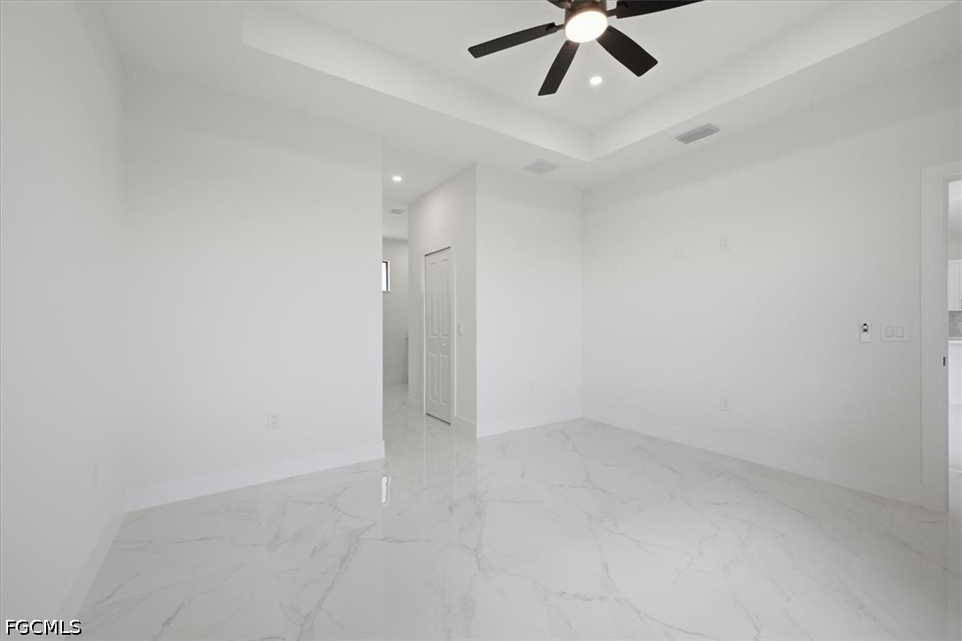 724 Calumet St E Property Photo 8