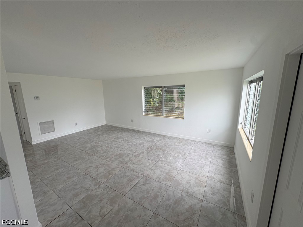 1002 Adams Ave Property Photo 3