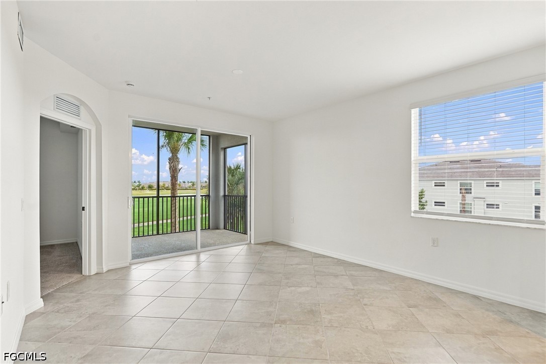 5479 Double Eagle Cir 3628 Property Photo 3
