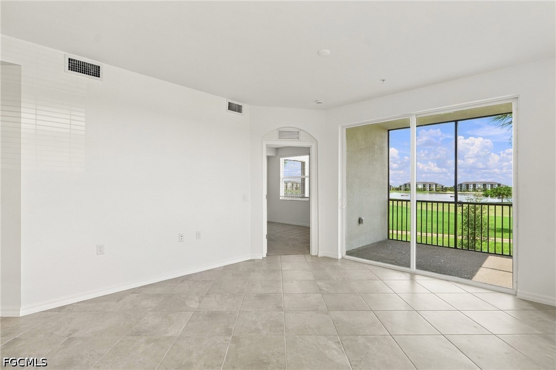 5479 Double Eagle Cir 3628 Property Photo 4