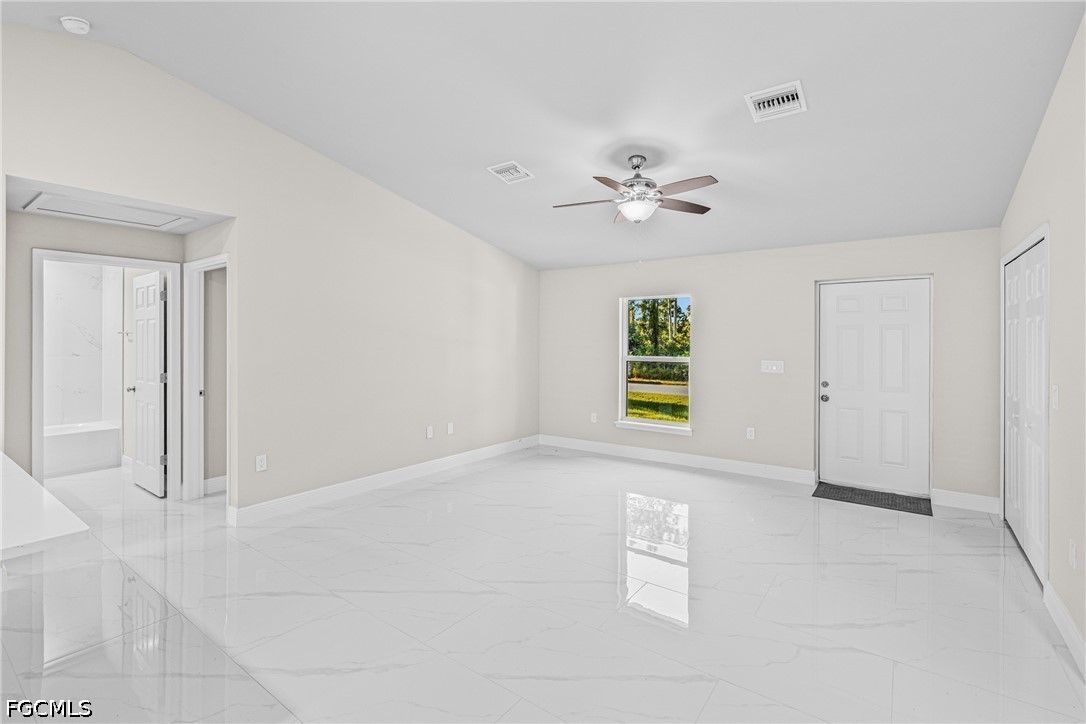 1011 Kent St E Property Photo 6