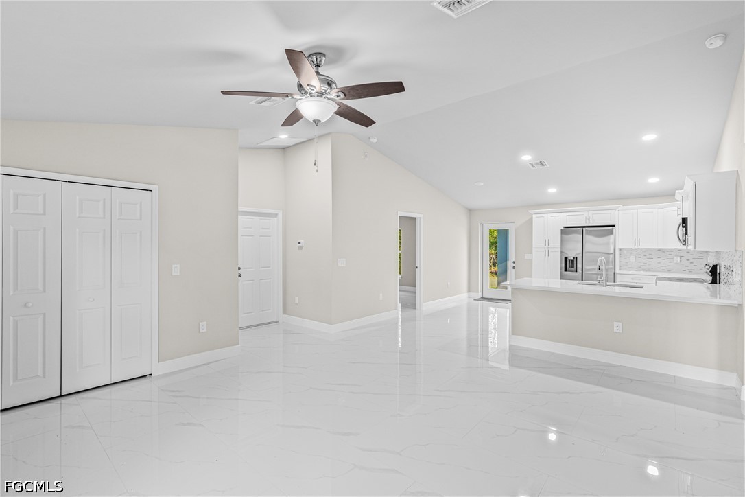 1011 Kent St E Property Photo 7