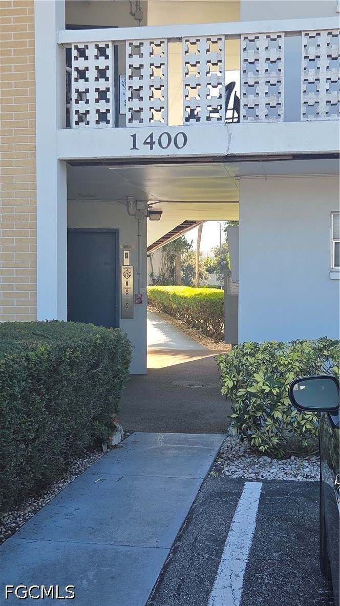 1422 Tropic Ter Property Photo 1