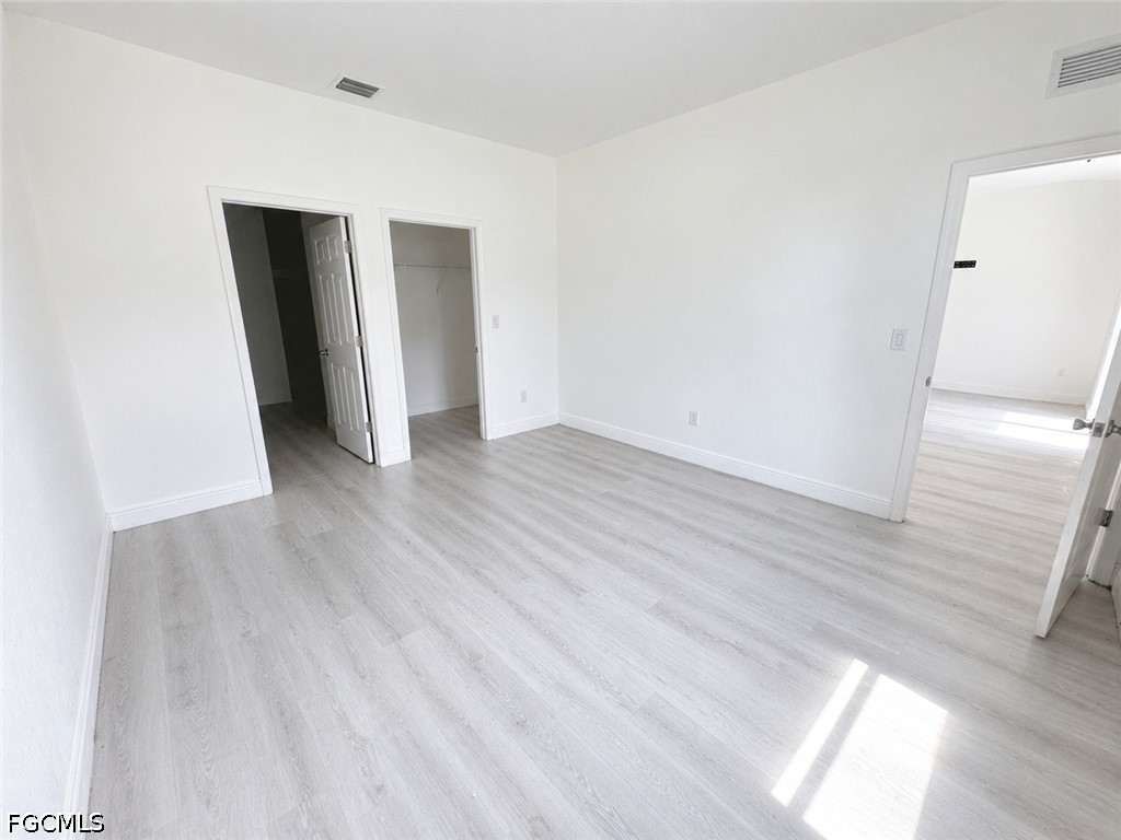 6045 Keystone Cir Property Photo 3